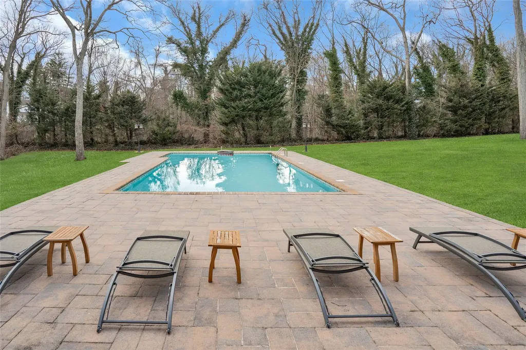 23 Parsons Drive Dix Hills NY 11746