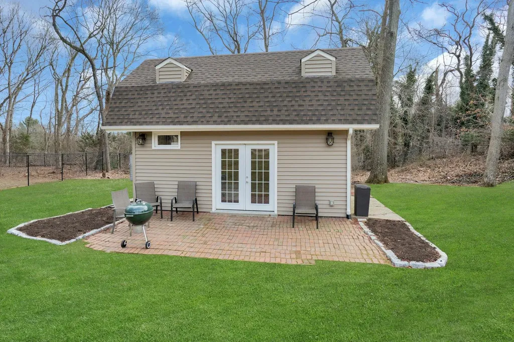 23 Parsons Drive Dix Hills NY 11746