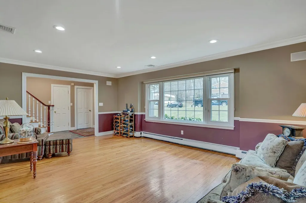 23 Parsons Drive Dix Hills NY 11746