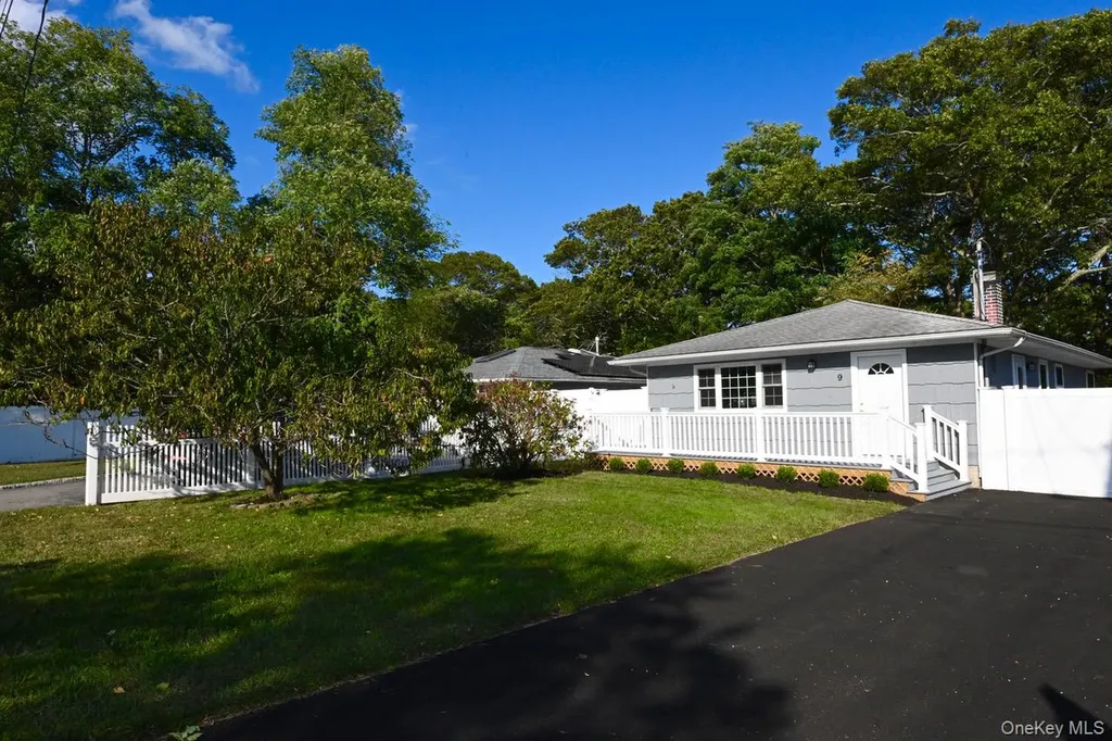 9 Pine Tree Drive Shirley NY 11967