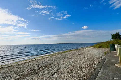 9 Pine Tree Drive Shirley NY 11967