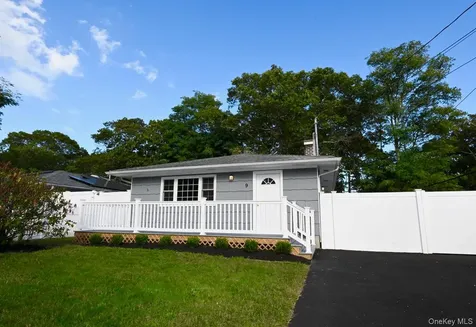 9 Pine Tree Drive Shirley NY 11967