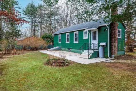 11 Bellport Road Sound Beach NY 11789