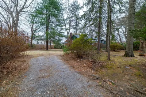 11 Bellport Road Sound Beach NY 11789