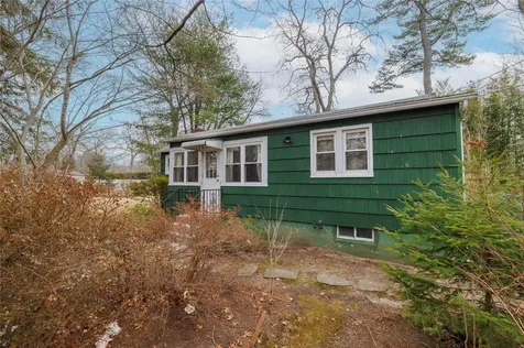 11 Bellport Road Sound Beach NY 11789