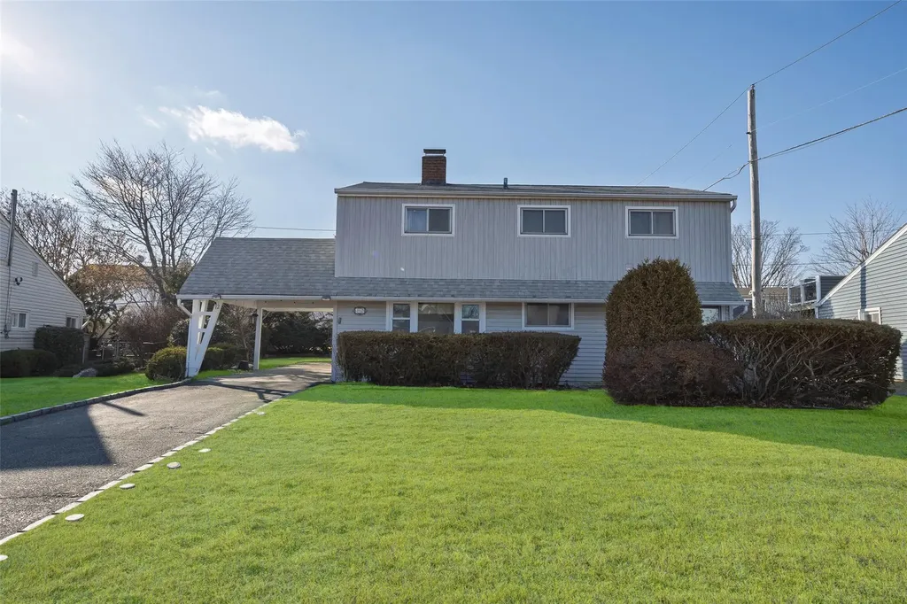 12 Springtime Lane E Levittown NY 11756