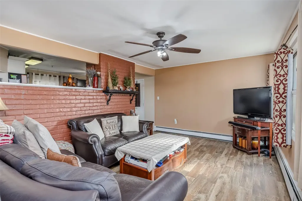 12 Springtime Lane E Levittown NY 11756