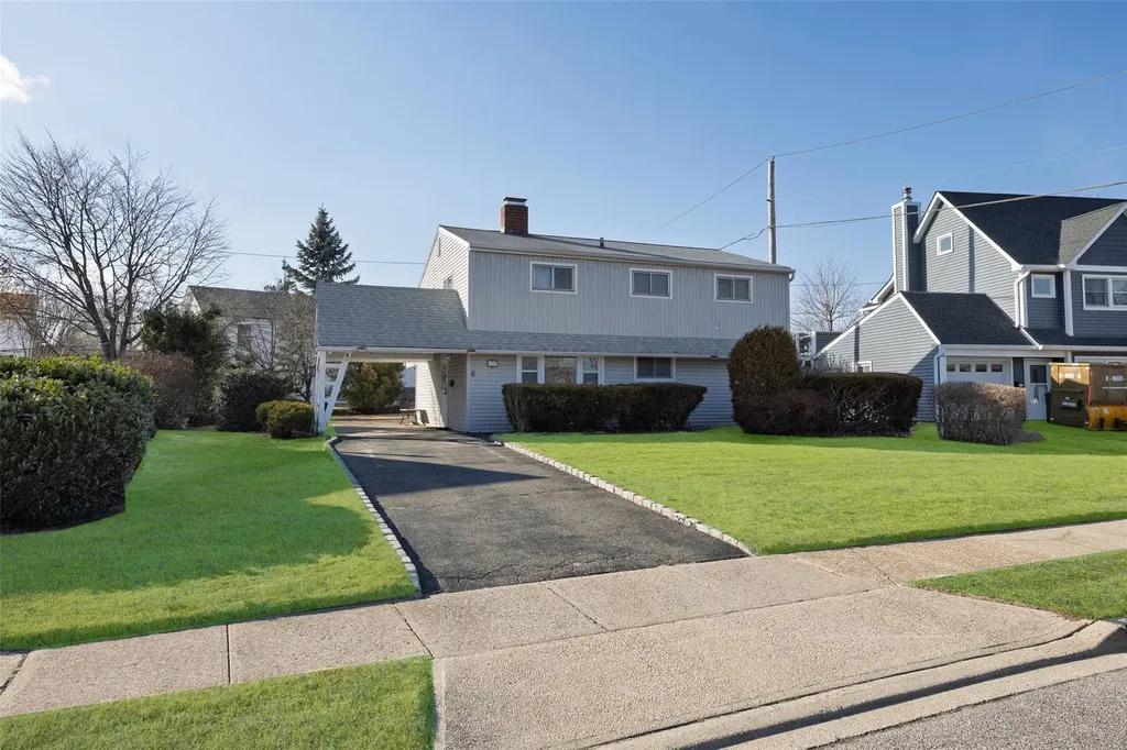 12 Springtime Lane E Levittown NY 11756