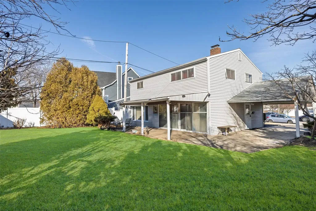 12 Springtime Lane E Levittown NY 11756