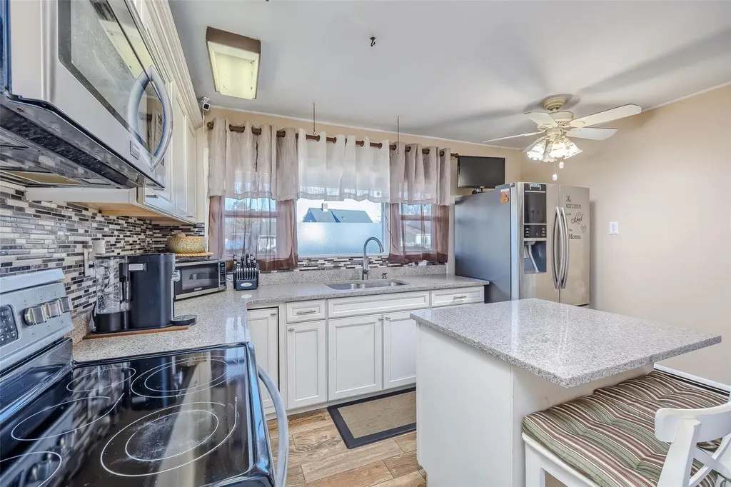 12 Springtime Lane E Levittown NY 11756