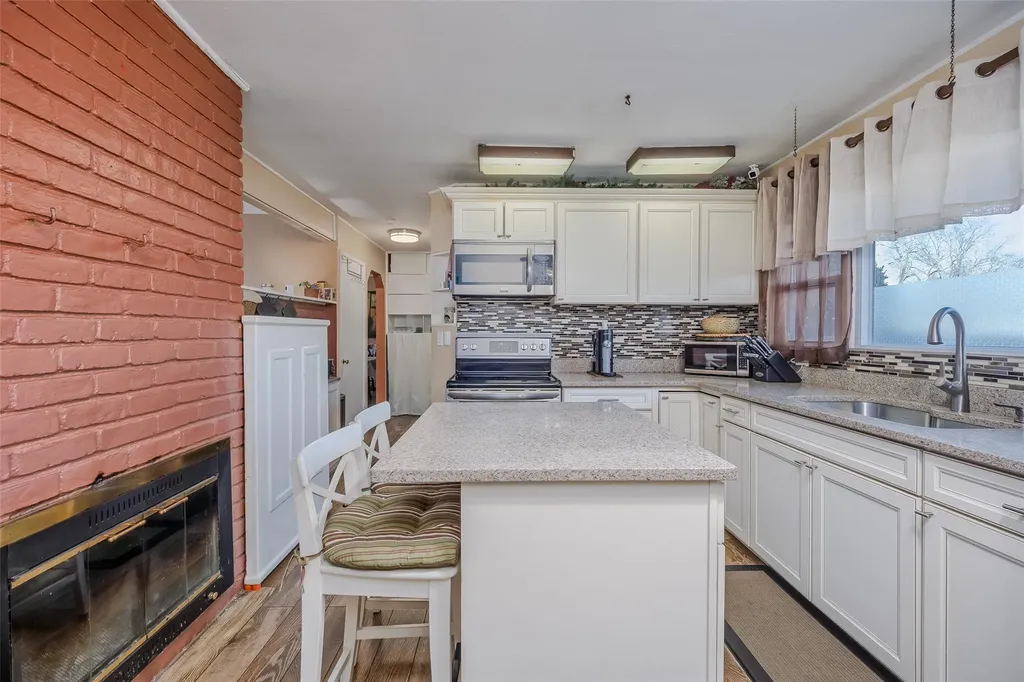 12 Springtime Lane E Levittown NY 11756