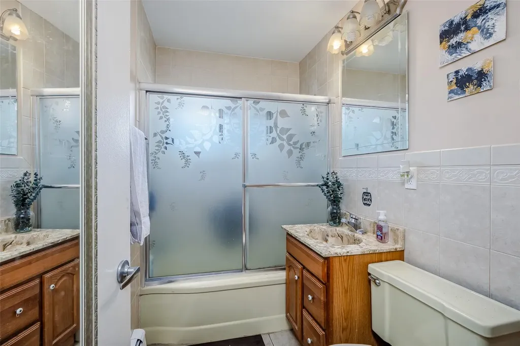 12 Springtime Lane E Levittown NY 11756