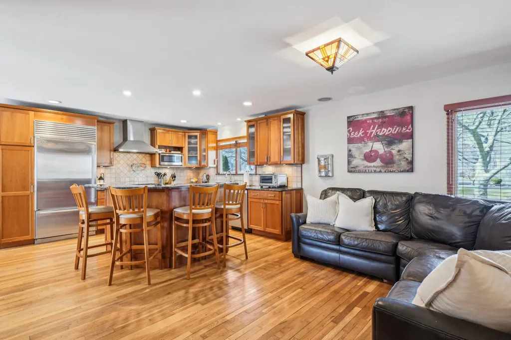 12 Colgate Road Greenlawn NY 11740