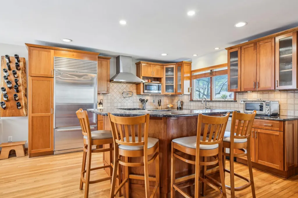 12 Colgate Road Greenlawn NY 11740
