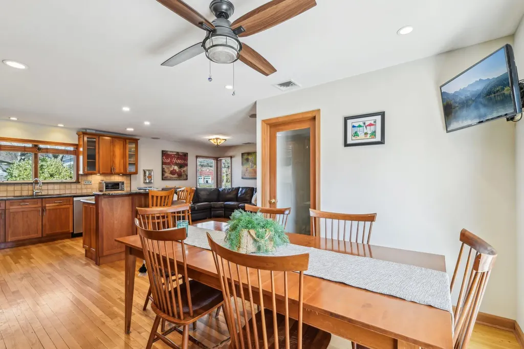 12 Colgate Road Greenlawn NY 11740