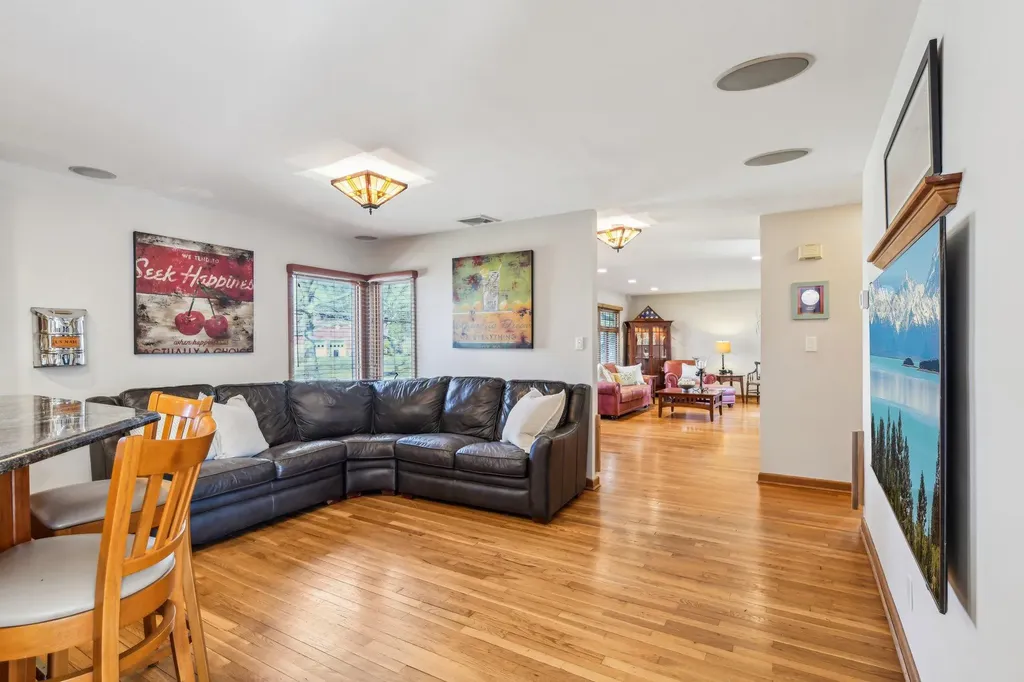 12 Colgate Road Greenlawn NY 11740