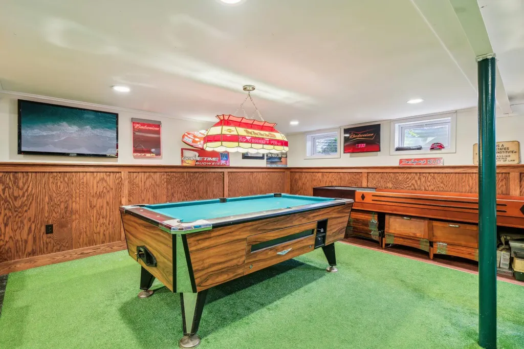 12 Colgate Road Greenlawn NY 11740