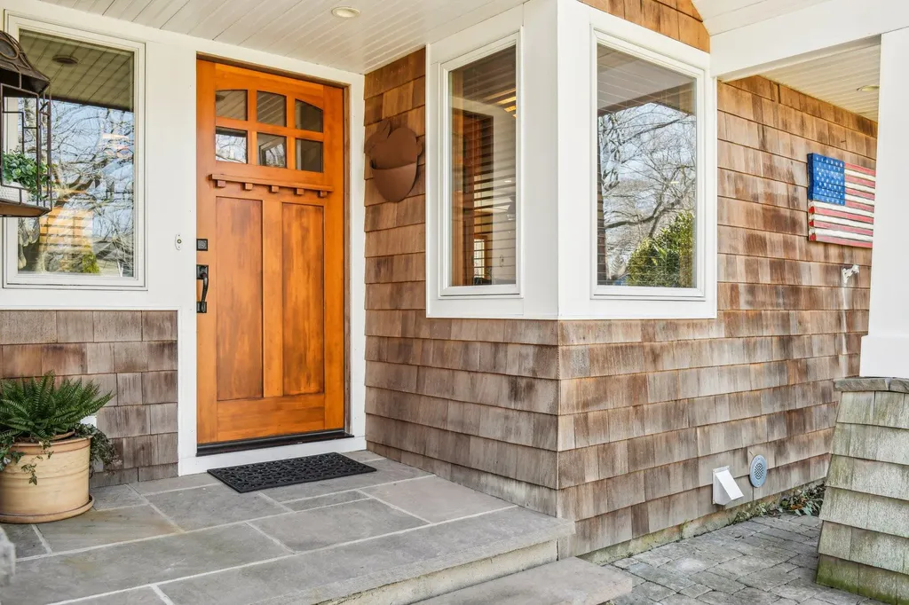 12 Colgate Road Greenlawn NY 11740
