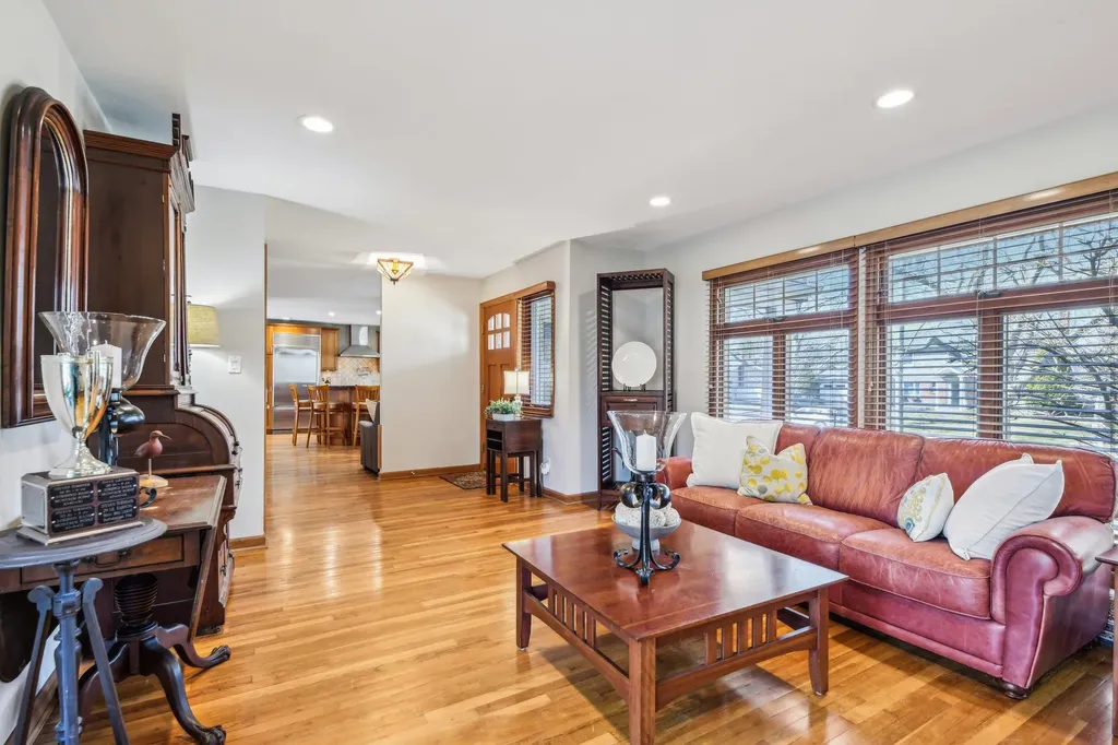 12 Colgate Road Greenlawn NY 11740