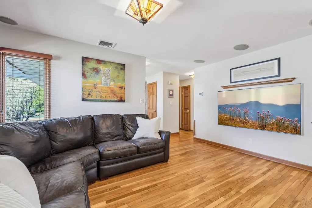 12 Colgate Road Greenlawn NY 11740