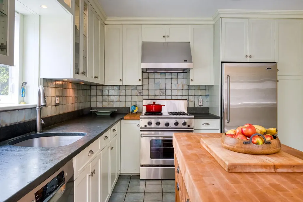 39 Rossmore Avenue Bronxville NY 10708