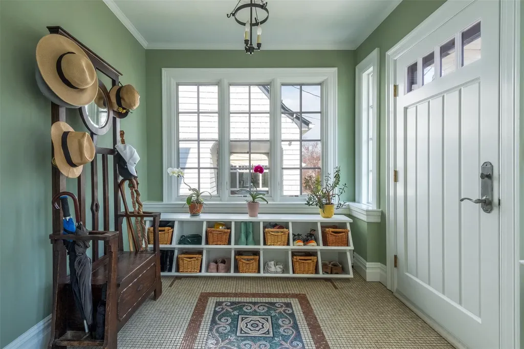 39 Rossmore Avenue Bronxville NY 10708