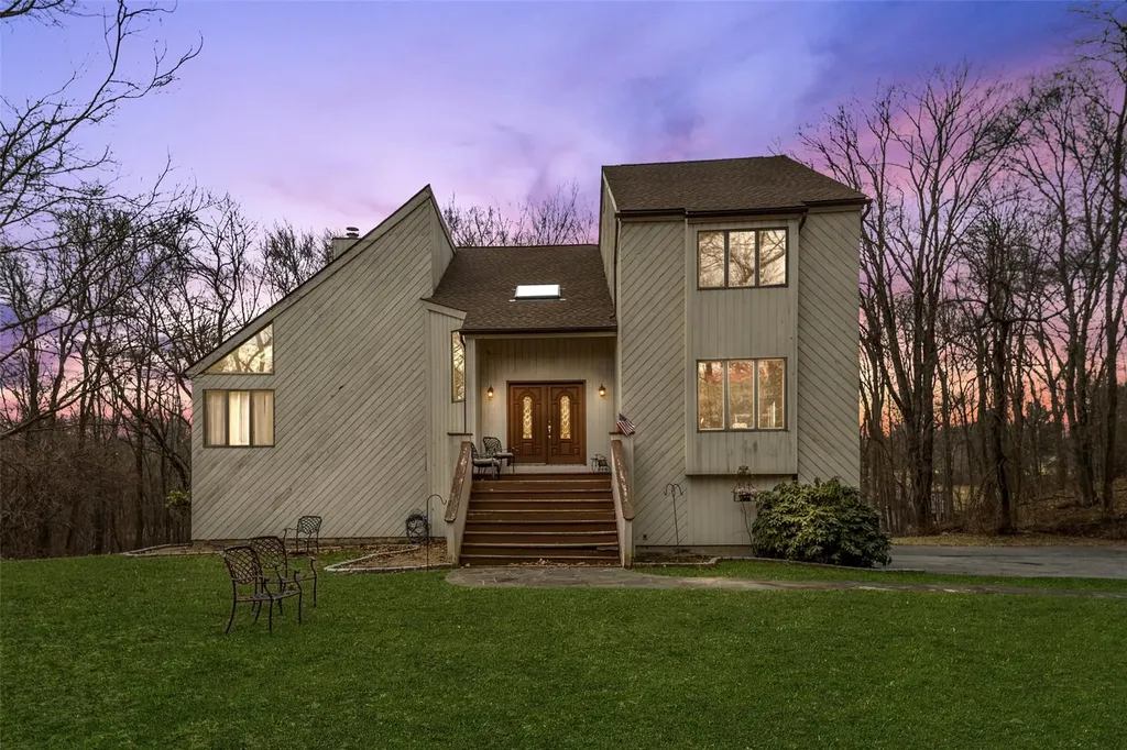 17 Peggy Lane Carmel NY 10541