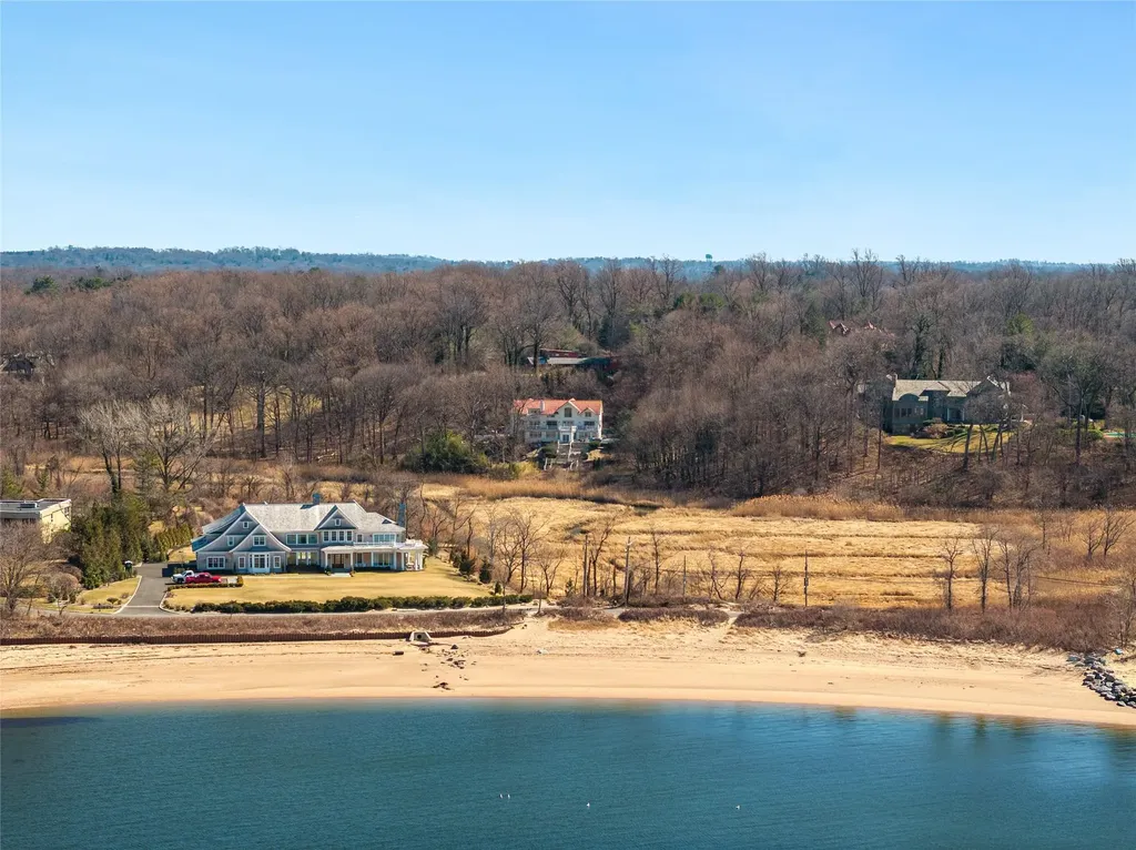 15 Hoffstot Lane Sands Point NY 11050