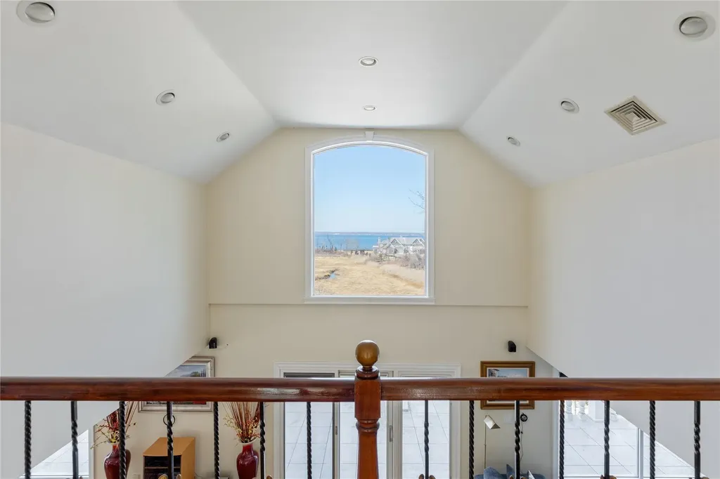 15 Hoffstot Lane Sands Point NY 11050