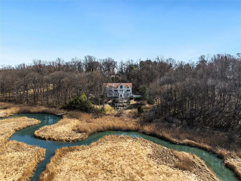 15 Hoffstot Lane Sands Point NY 11050