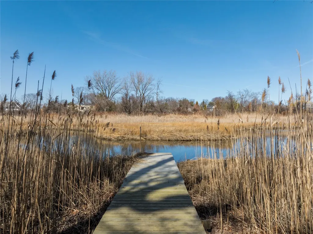 15 Hoffstot Lane Sands Point NY 11050