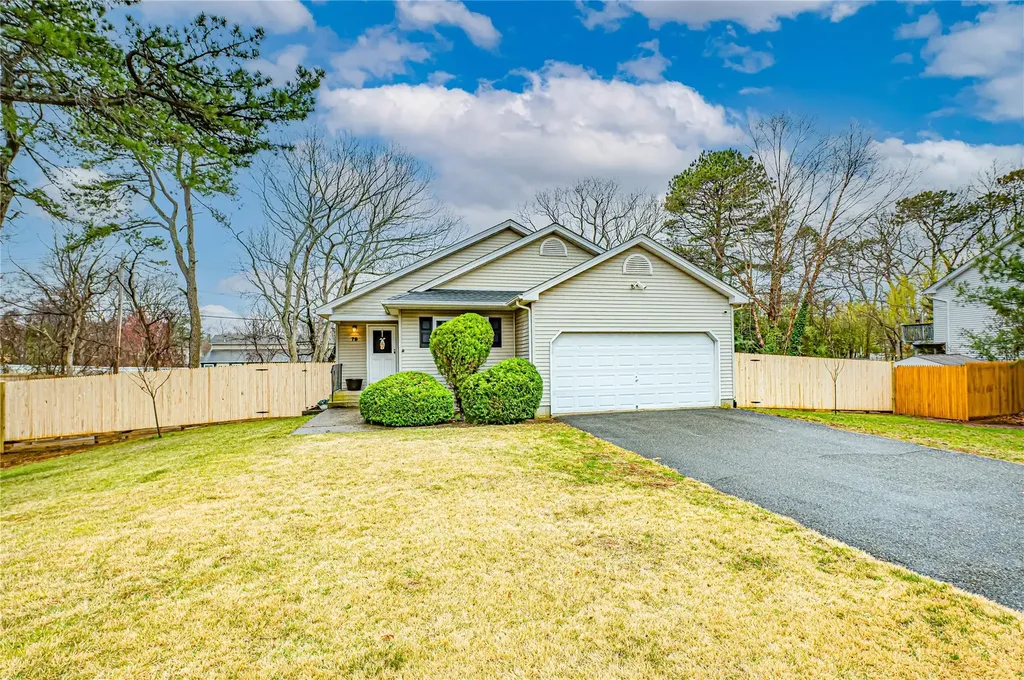 79 Samantha Drive Brookhaven NY 11727