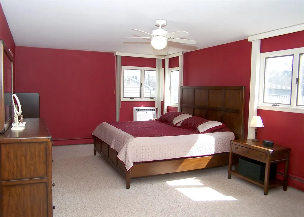71 Rose Place Selden NY 11784