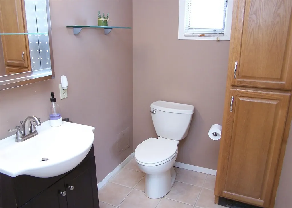 71 Rose Place Selden NY 11784