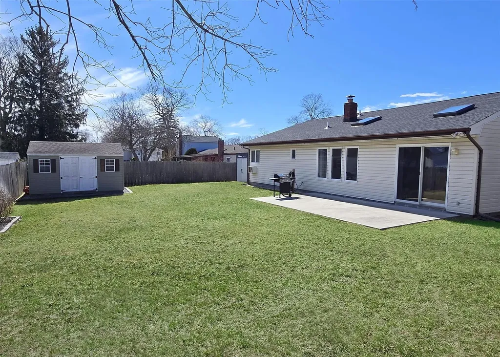 71 Rose Place Selden NY 11784