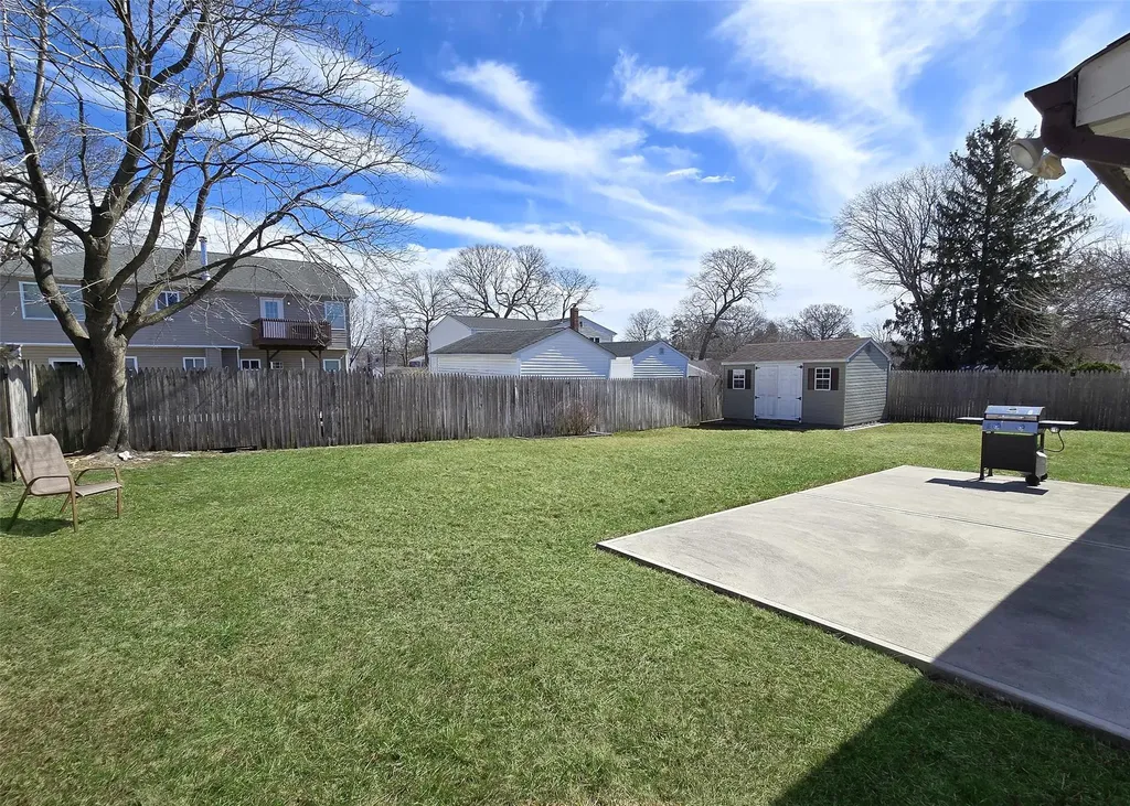 71 Rose Place Selden NY 11784