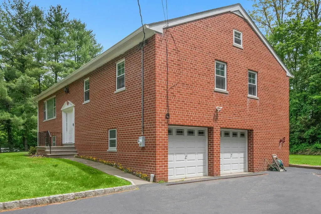 6 Locust Drive Bedford NY 10506