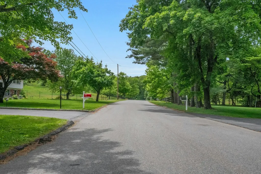 6 Locust Drive Bedford NY 10506