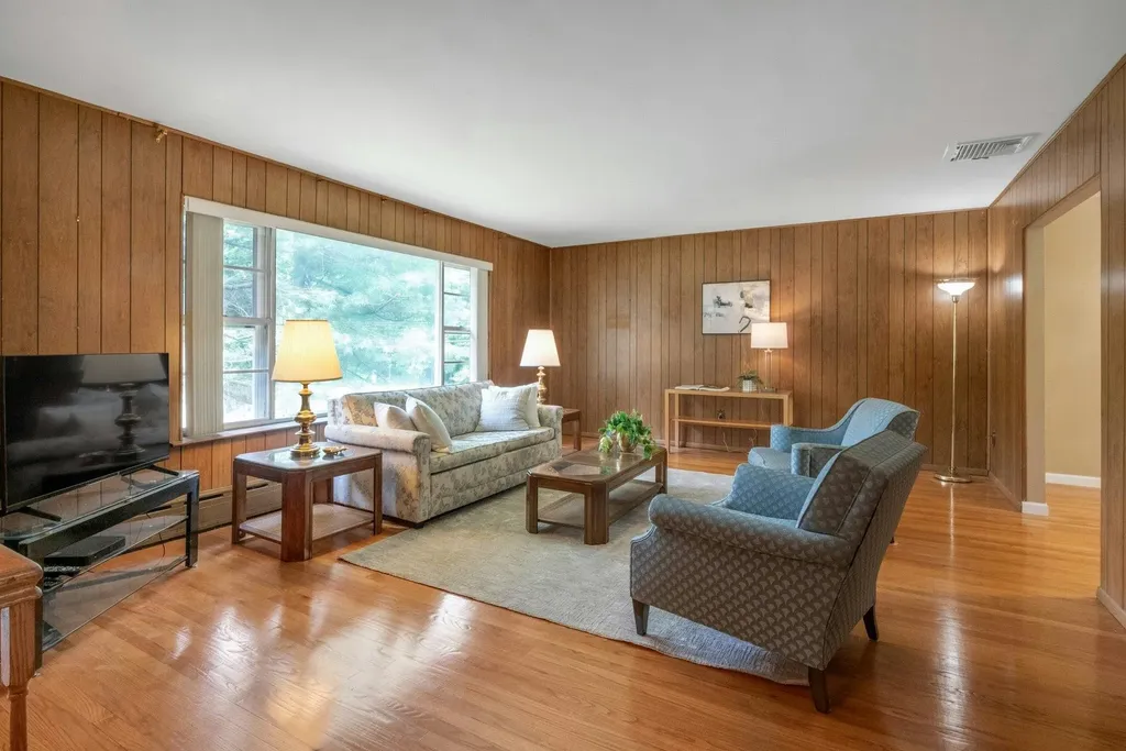6 Locust Drive Bedford NY 10506