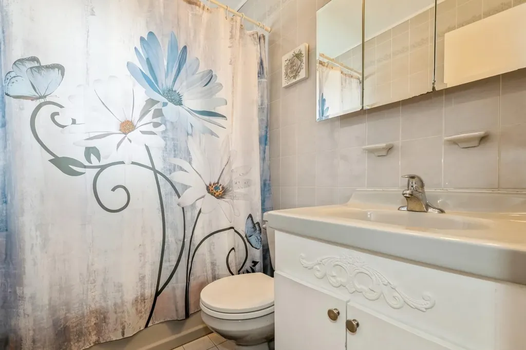 2337 Westley Road Westbury NY 11590