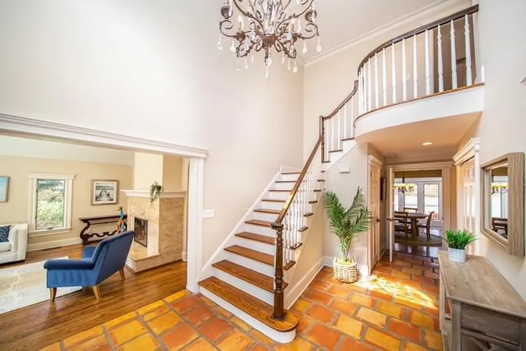 7 Soundcrest Lane Lloyd Harbor NY 11743