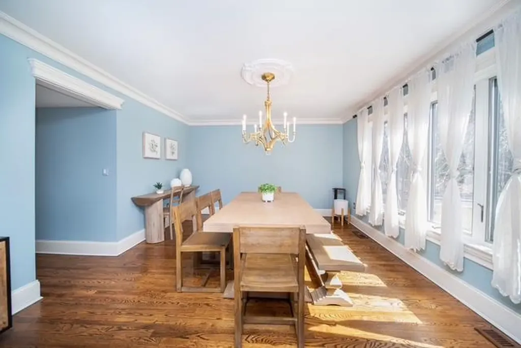 7 Soundcrest Lane Lloyd Harbor NY 11743