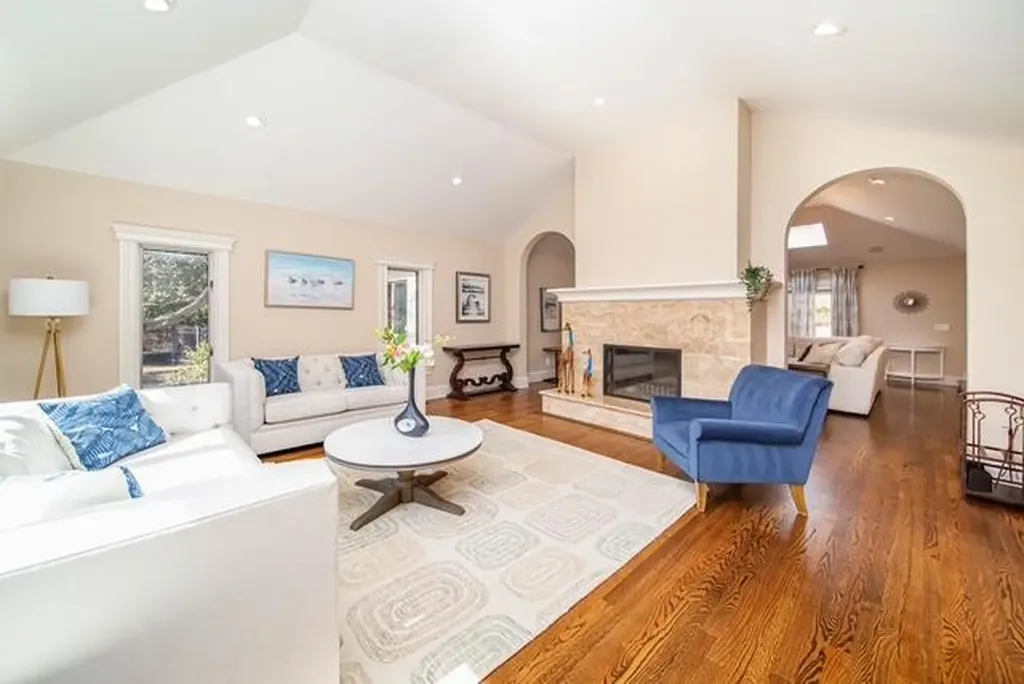 7 Soundcrest Lane Lloyd Harbor NY 11743