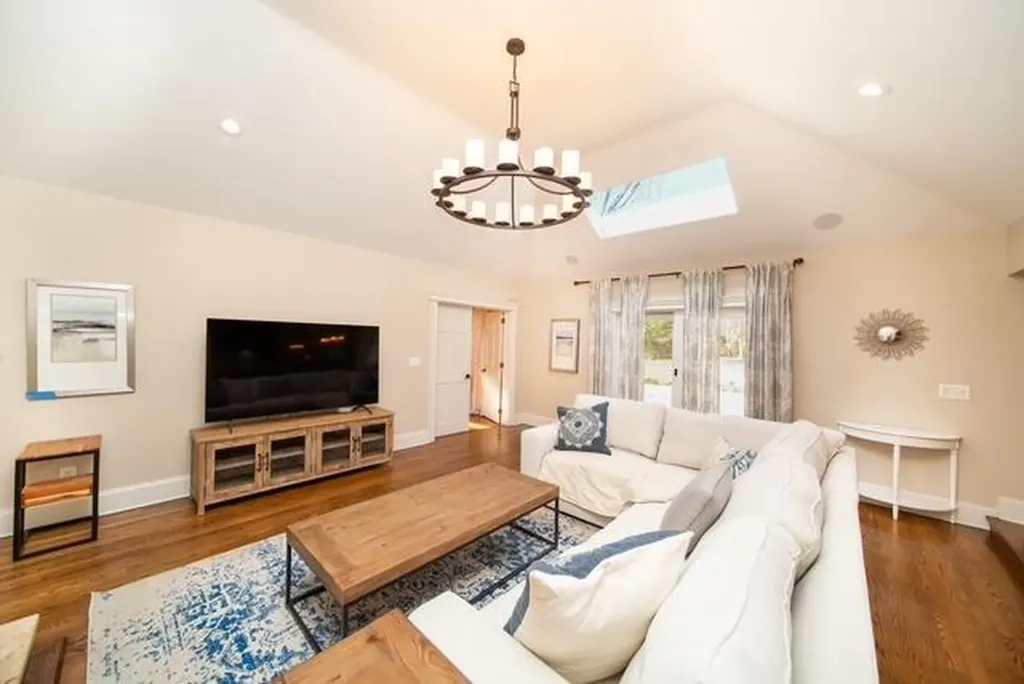 7 Soundcrest Lane Lloyd Harbor NY 11743