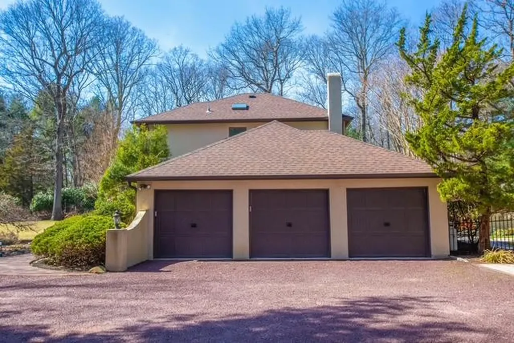 7 Soundcrest Lane Lloyd Harbor NY 11743