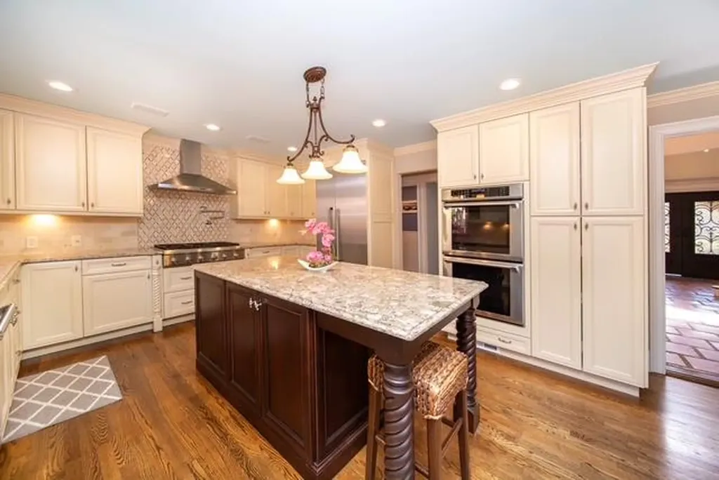 7 Soundcrest Lane Lloyd Harbor NY 11743