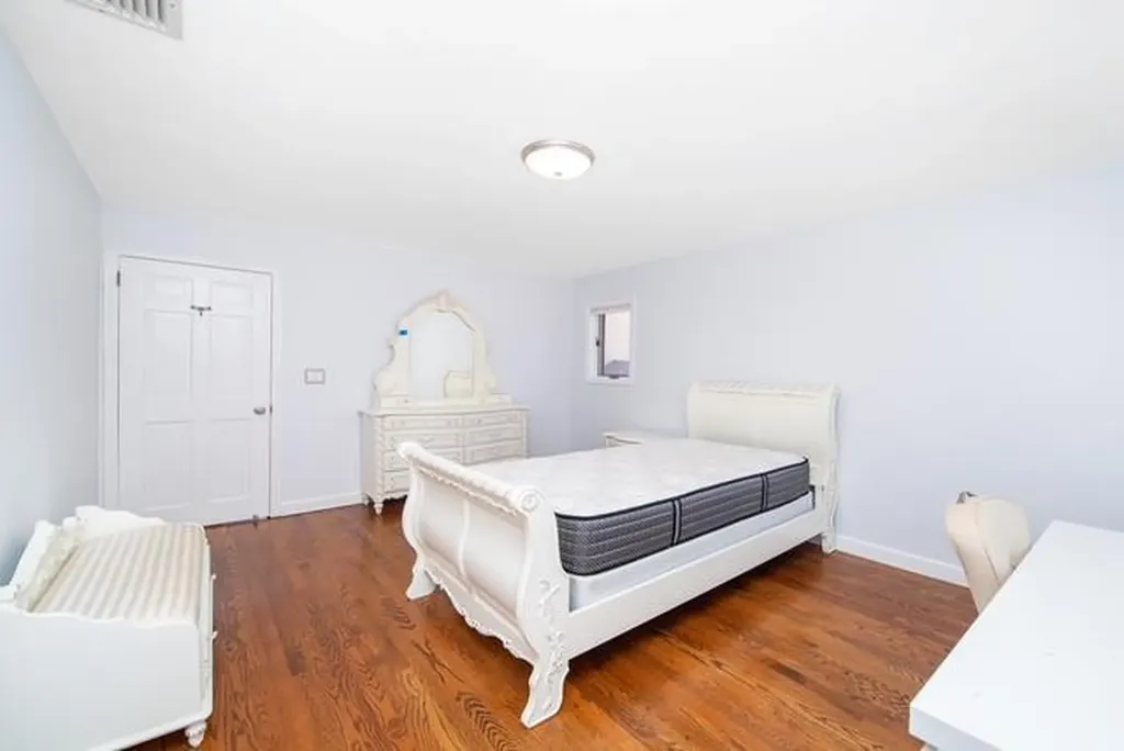 7 Soundcrest Lane Lloyd Harbor NY 11743