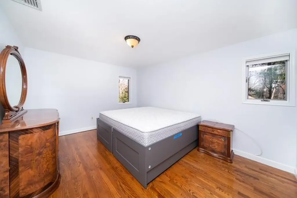 7 Soundcrest Lane Lloyd Harbor NY 11743