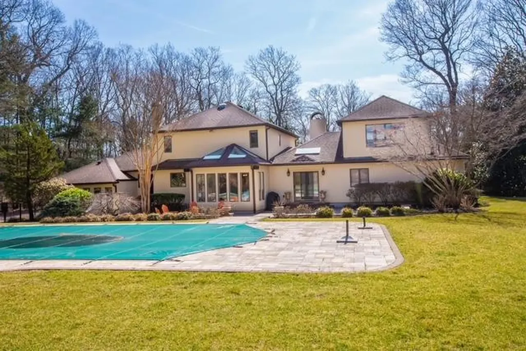 7 Soundcrest Lane Lloyd Harbor NY 11743