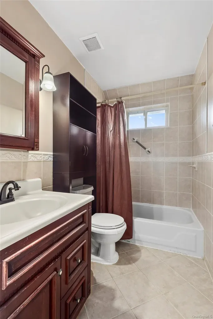717 Annadale Road Staten Island NY 10312